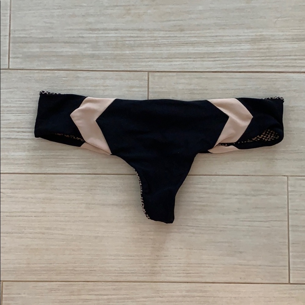 Black and Beige Acacia bottoms